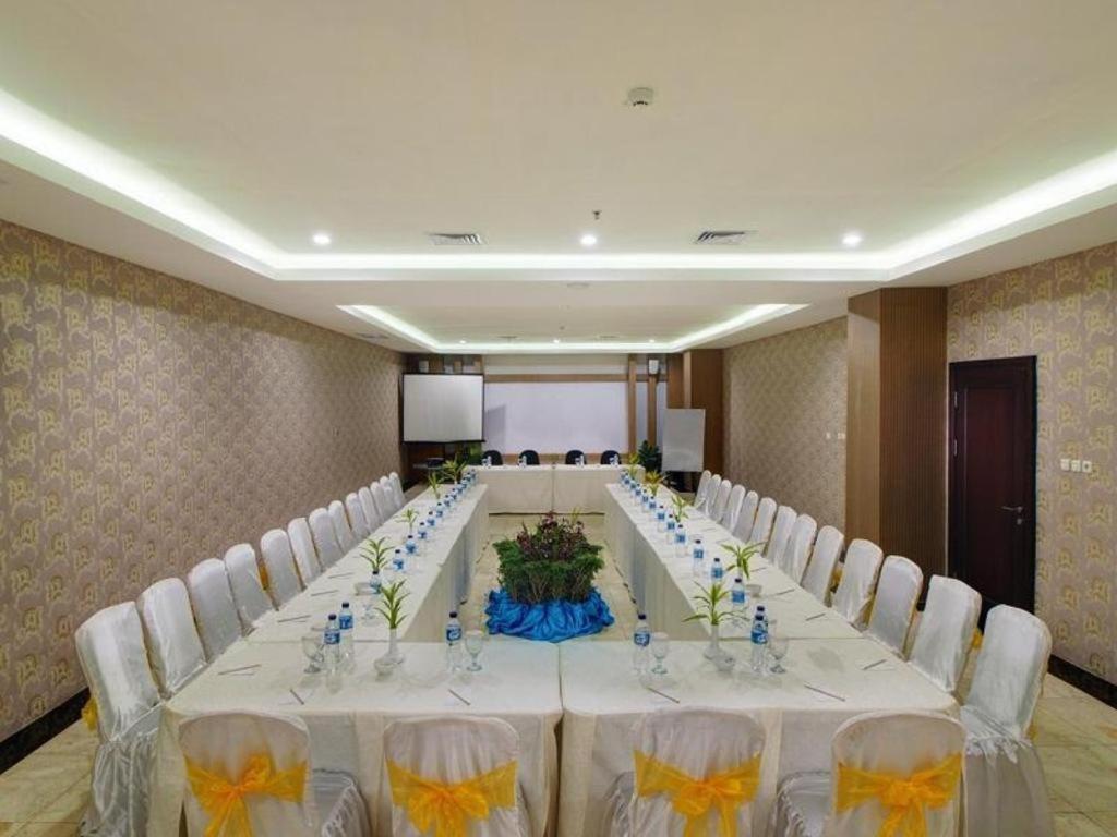 Horison Hotel Pematang Siantar Esterno foto