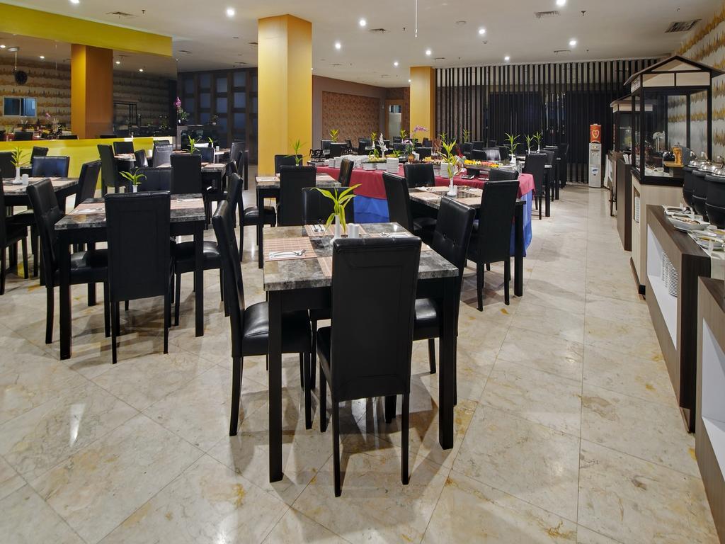 Horison Hotel Pematang Siantar Esterno foto